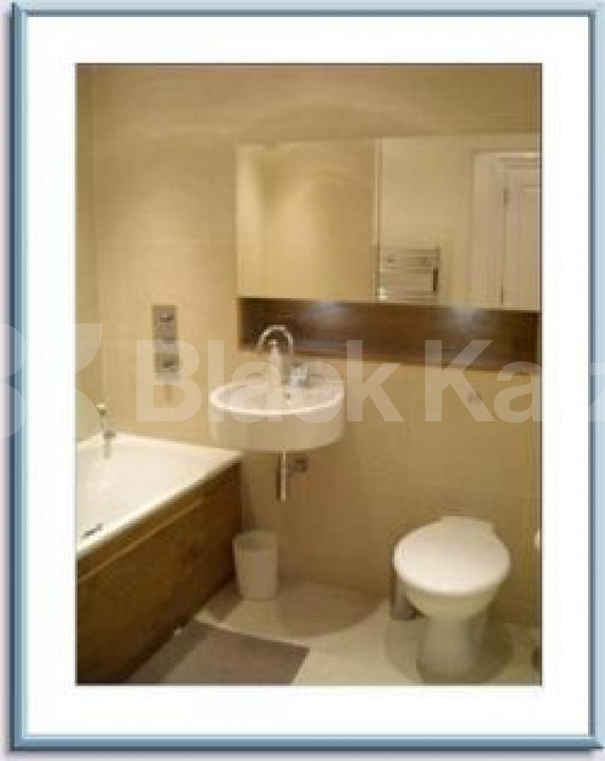 			1 Bedroom, 1 bath, 1 reception Flat			 Great Hall, Battersea Park Road, Battersea